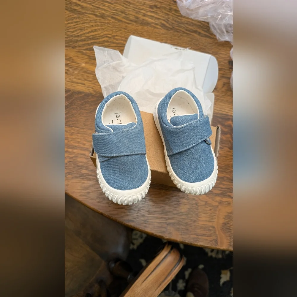 Kids Shoes - Picture 1 of 9
